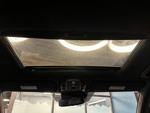 Used 2022 Hyundai Palisade Calligraphy image 23