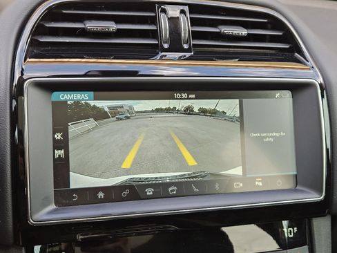 Used 2020 Jaguar F-PACE Premium AWD/4WD image 16