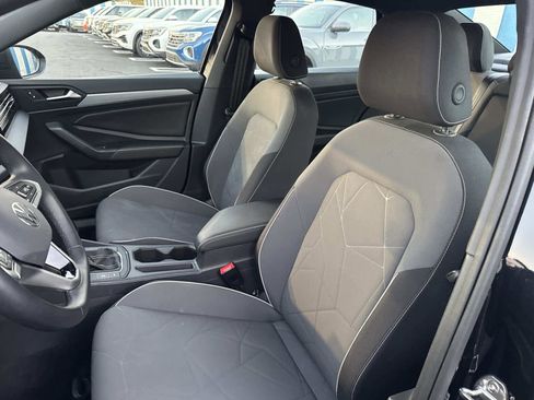Certified 2025 Volkswagen Jetta Sport image 19