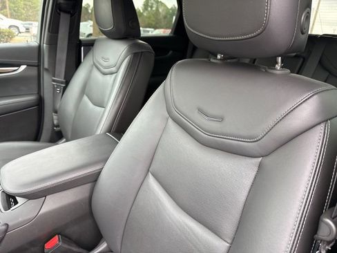 Used 2025 Cadillac XT5 Premium Luxury image 13