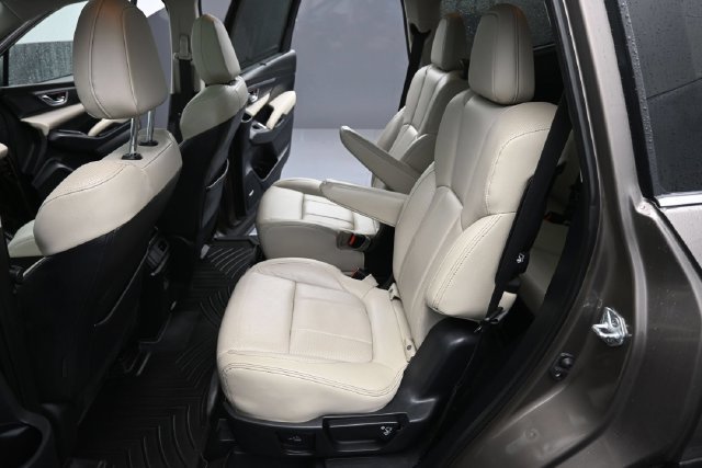 Used 2021 Subaru Ascent Limited w/ Technology Package AWD/4WD image 15