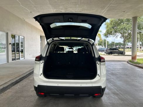 Used 2024 Nissan Rogue S FWD image 29