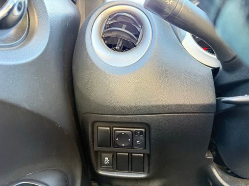 Used 2015 Nissan Juke SV w/ Technology Package FWD image 12