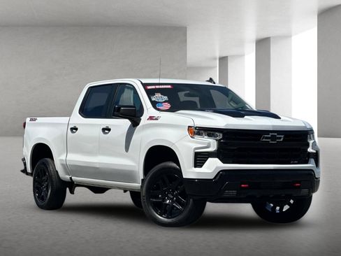 Used 2025 Chevrolet Silverado 1500 LT Trail Boss w/ Protection Package AWD/4WD image 2