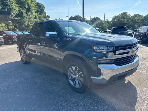 Used 2022 Chevrolet Silverado 1500 LT w/ Z71 Off-Road Package AWD/4WD image 3