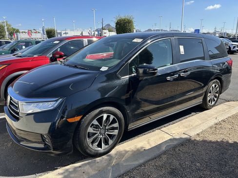 Used 2023 Honda Odyssey EX-L image 2