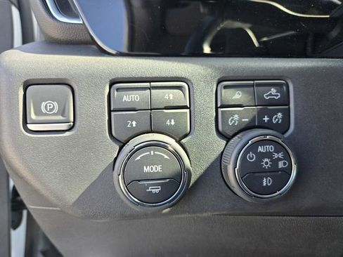 Used 2023 Chevrolet Silverado 1500 LT Trail Boss w/ LT Trail Boss Premium Package image 22