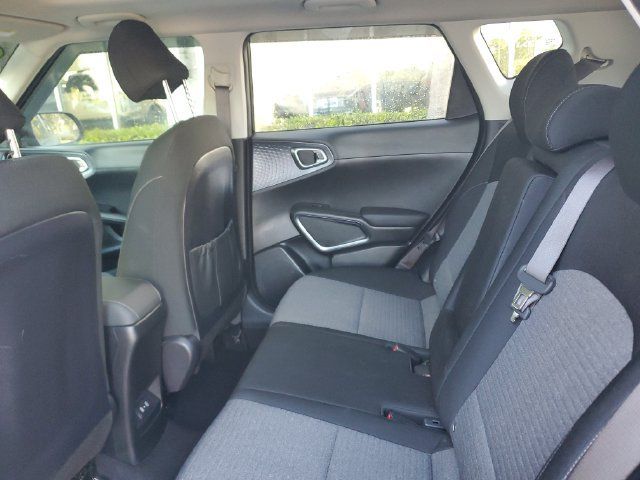 Used 2023 Kia Soul EX FWD image 9