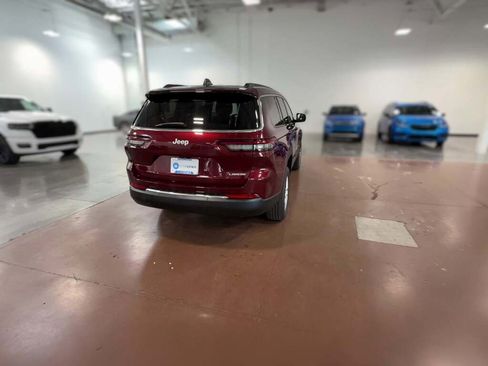 New 2025 Jeep Grand Cherokee L Laredo image 11