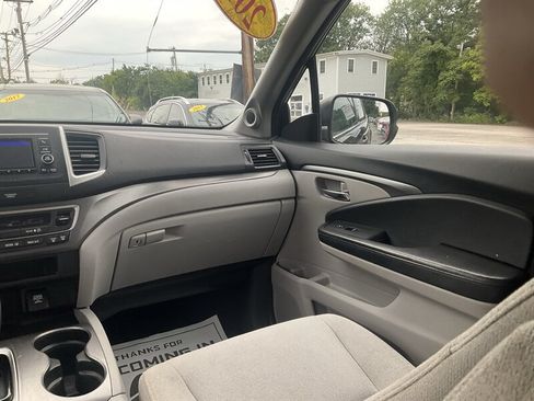 Used 2017 Honda Pilot LX image 13