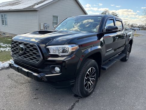 Used 2022 Toyota Tacoma TRD Sport image 7