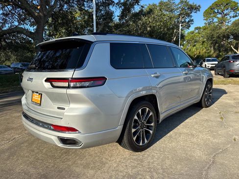 Certified 2023 Jeep Grand Cherokee L Overland image 3