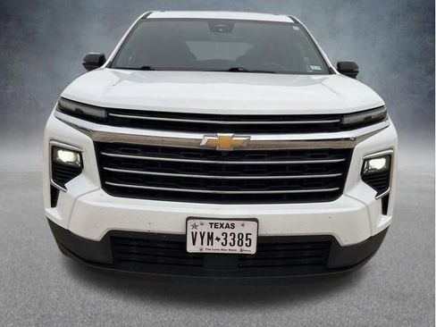 Used 2024 Chevrolet Traverse LT FWD image 9