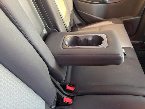 Used 2019 Ford Escape SE image 24