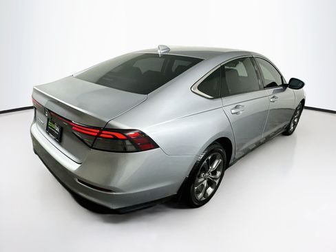 Used 2023 Honda Accord EX image 9