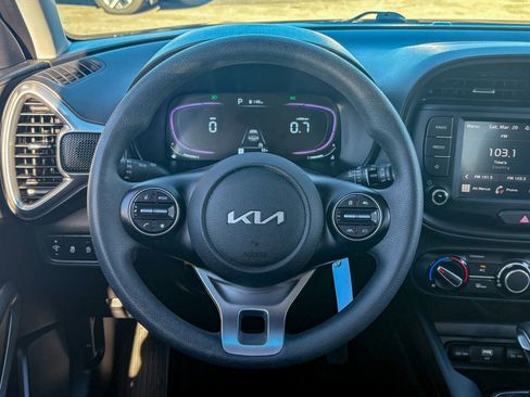 Used 2025 Kia Soul LX FWD image 24