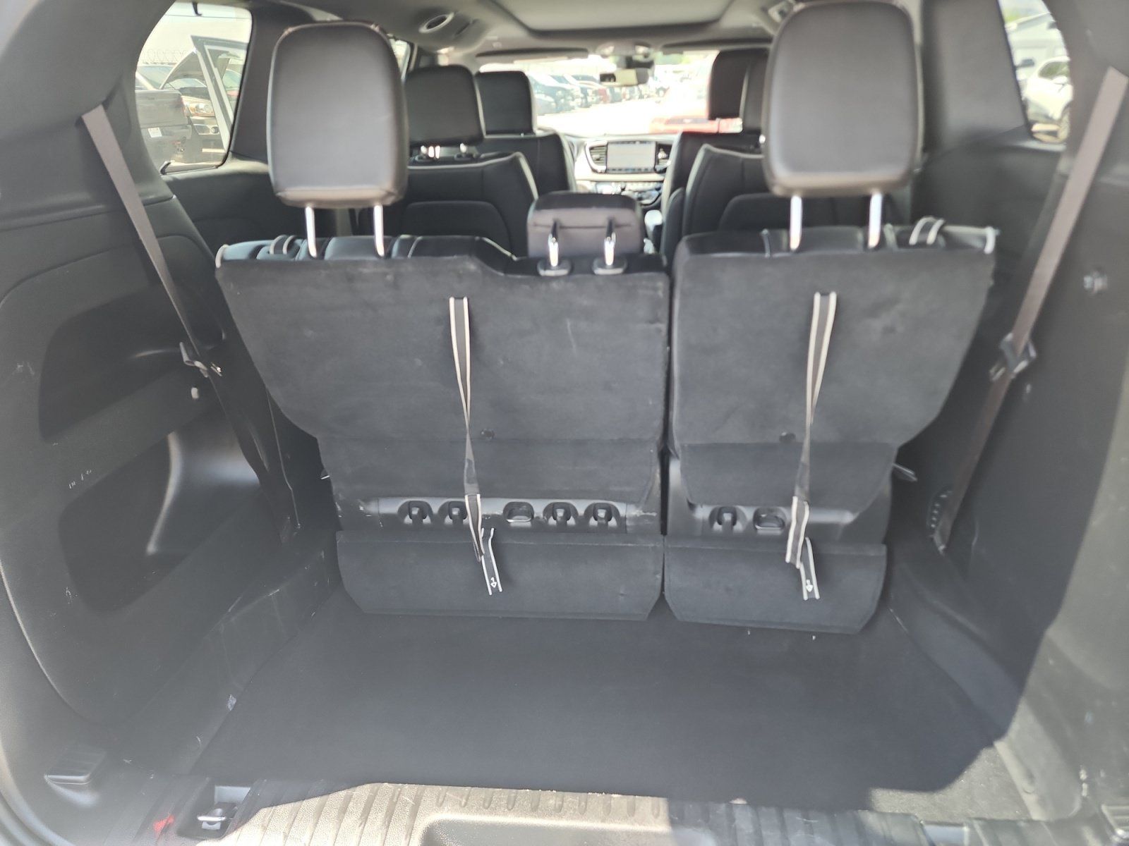 Used 2023 Chrysler Pacifica Limited w/ S Appearance Package FWD image 25