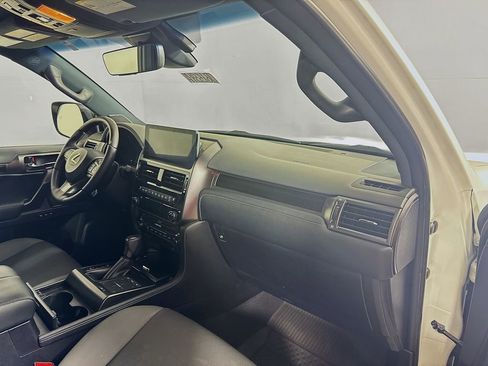 Used 2022 Lexus GX 460 w/ Black Line Special Edition AWD/4WD image 29