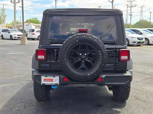 Used 2023 Jeep Wrangler Unlimited w/ Cold Weather Group AWD/4WD image 15