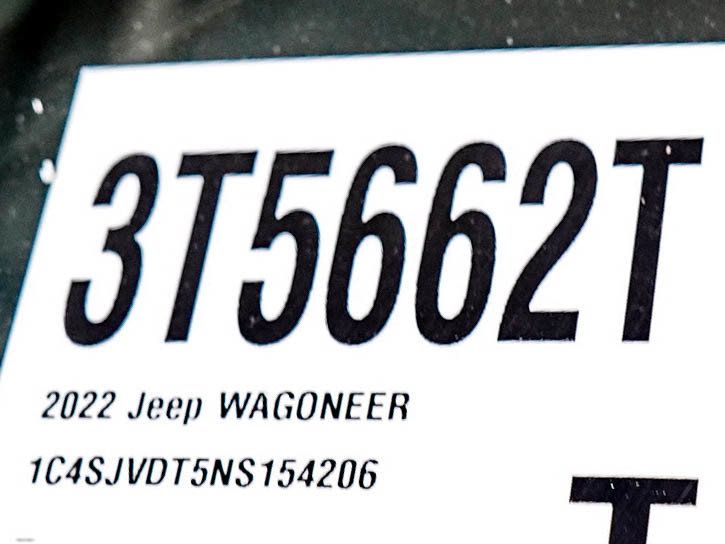 Used 2022 Jeep Wagoneer Series III w/ Premium Group I AWD/4WD image 34