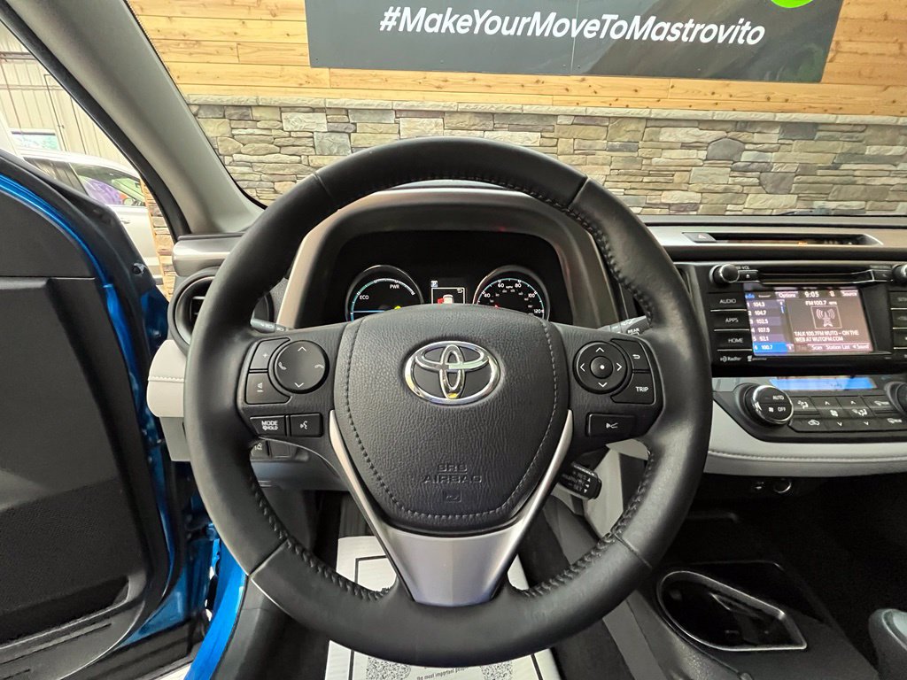 Used 2017 Toyota RAV4 XLE AWD/4WD image 23