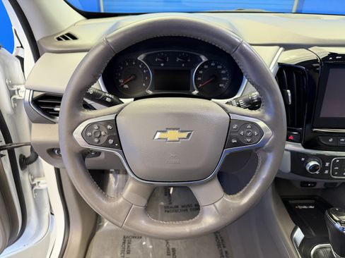 Used 2018 Chevrolet Traverse Premier w/ Driver Confidence II Package FWD image 15