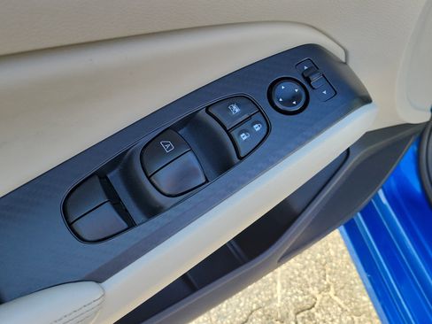 Certified 2025 Nissan Altima 2.5 SV FWD image 15