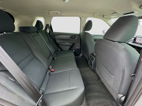 Used 2024 Nissan Rogue S FWD image 18