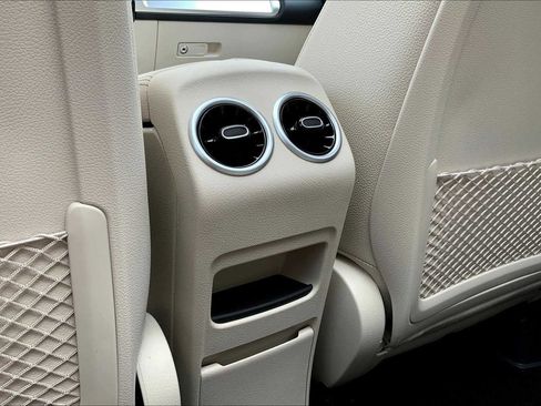 Certified 2025 Mercedes-Benz GLB 250 4MATIC image 22