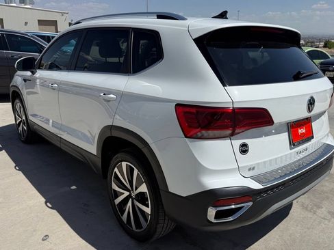 Certified 2024 Volkswagen Taos SE FWD image 7