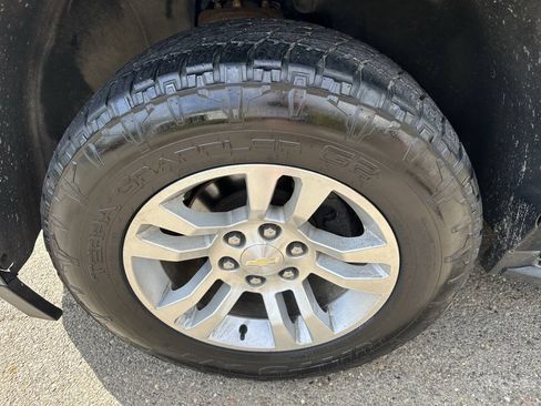 Used 2018 Chevrolet Suburban LT AWD/4WD image 33