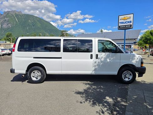 Used 2023 Chevrolet Express 3500 LS RWD image 4