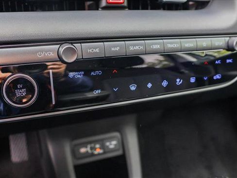 New 2025 Hyundai Ioniq 5 SE image 20