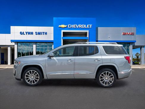 Used 2023 GMC Acadia Denali w/ Denali Technology Package FWD image 13