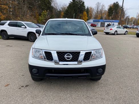 Used 2017 Nissan Frontier SV image 9