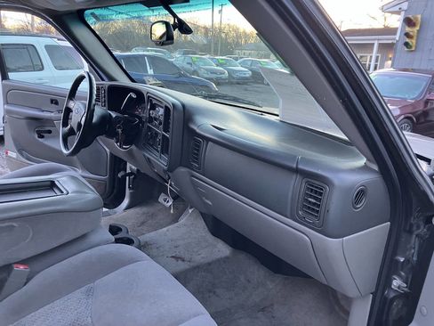 Used 2005 Chevrolet Tahoe LS image 23