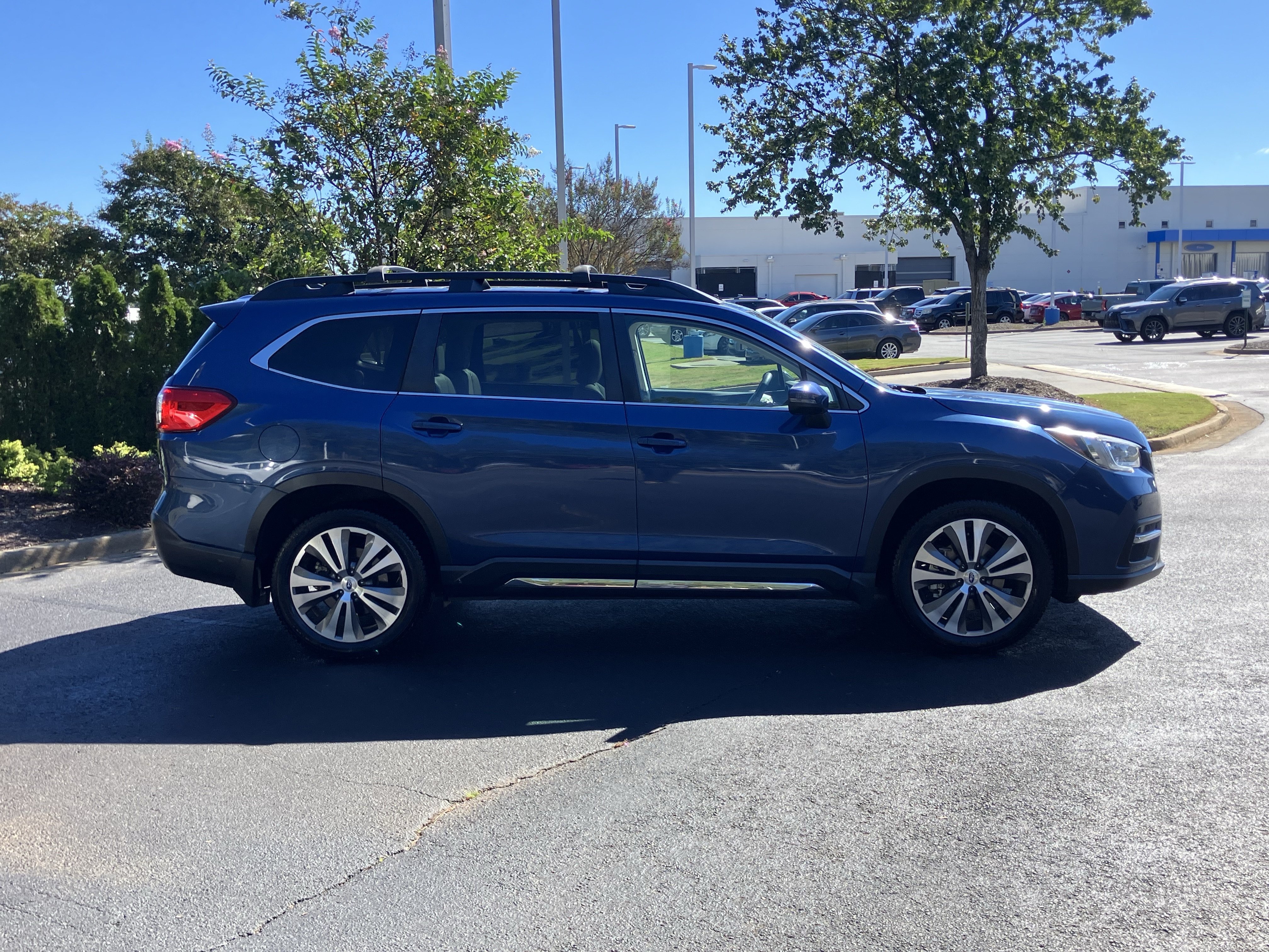 Used 2020 Subaru Ascent Limited w/ Technology Package AWD/4WD image 11
