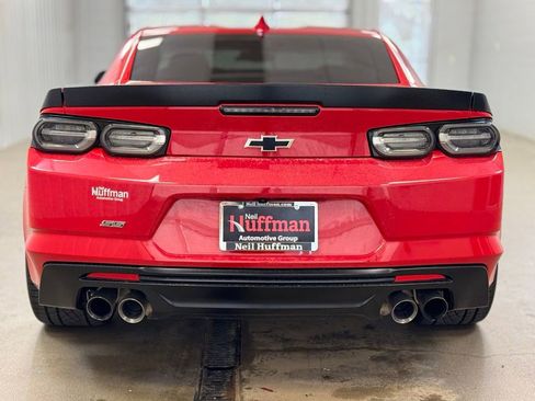 Used 2021 Chevrolet Camaro SS RWD image 7