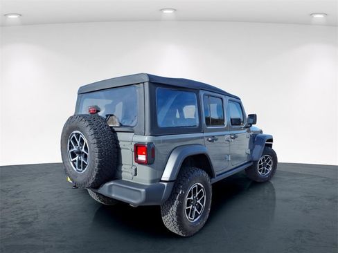 Used 2023 Jeep Wrangler Sport image 7