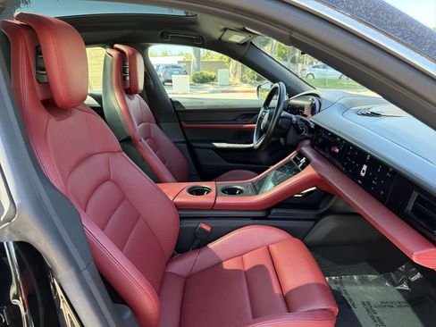 Used 2022 Porsche Taycan 4S image 34