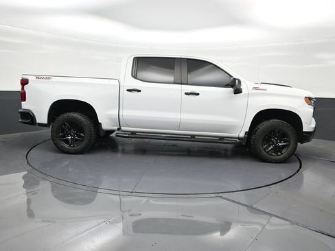 Used 2024 Chevrolet Silverado 1500 LT Trail Boss w/ LT Trail Boss Premium Package AWD/4WD image 7