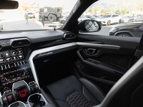 Used 2019 Lamborghini Urus image 13