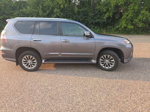 Used 2016 Lexus GX 460 Luxury w/ Preferred Accessory Package AWD/4WD image 20