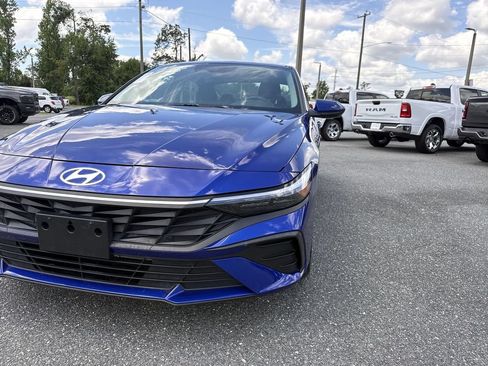 Used 2024 Hyundai Elantra SEL FWD image 9