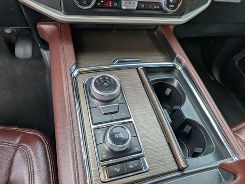 Used 2023 Ford Expedition Max Limited image 19