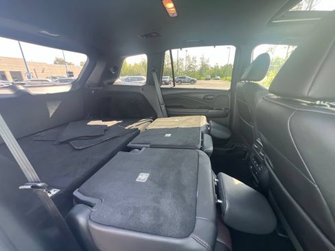 Used 2024 Honda Passport Black Edition image 13