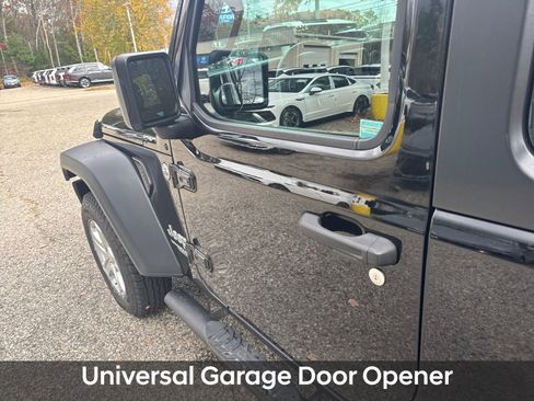 Used 2018 Jeep Wrangler Sport image 13