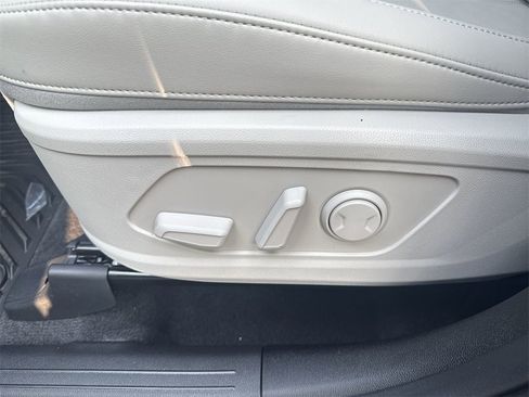 New 2025 Kia Sorento S image 10