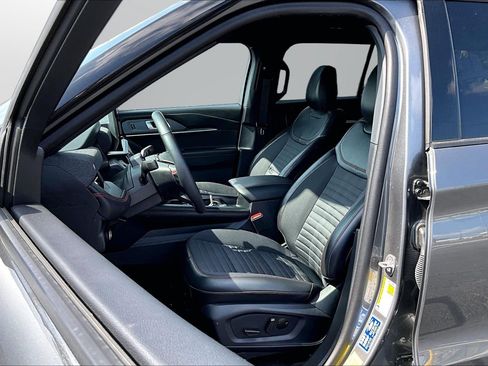 Used 2025 Ford Explorer ST-Line AWD/4WD image 16