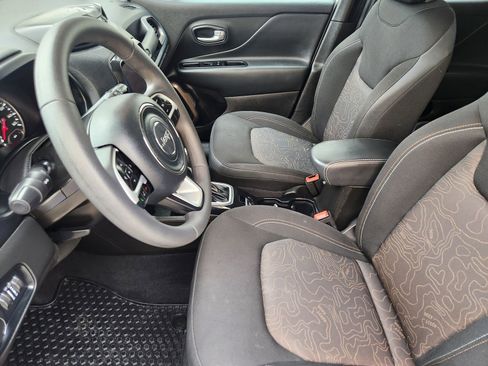 Used 2023 Jeep Renegade Latitude image 14